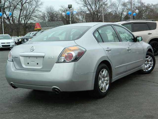2009 Nissan Altima 2.5 4dr Sedan